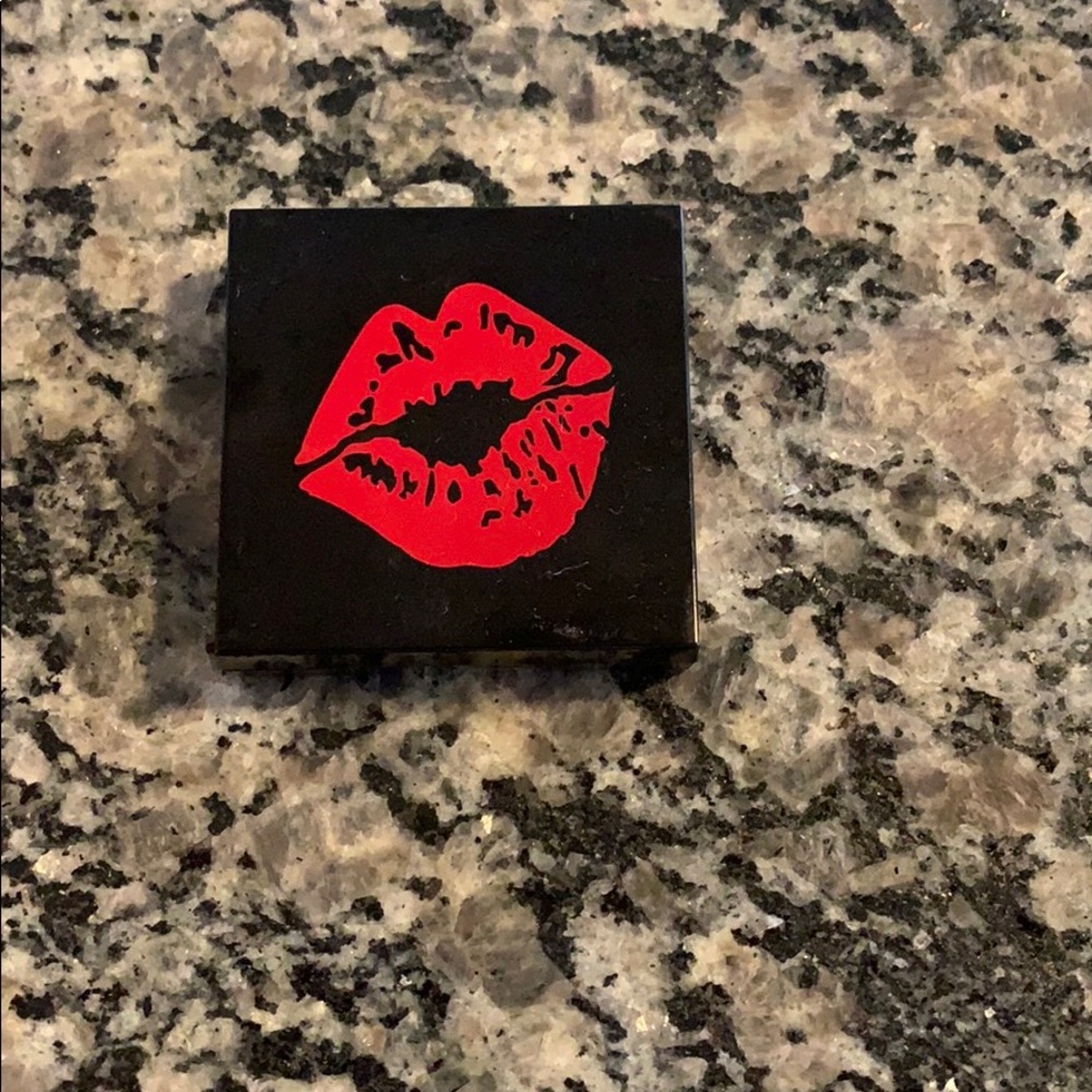❄️Betty Boop Eyeshadow gray sparkly eyeshadow